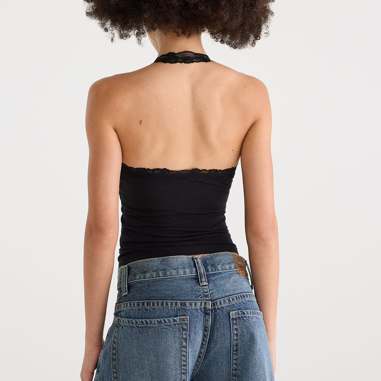 Lace‑Trim V‑Neck Stretch‑Knit Halter Crop Top